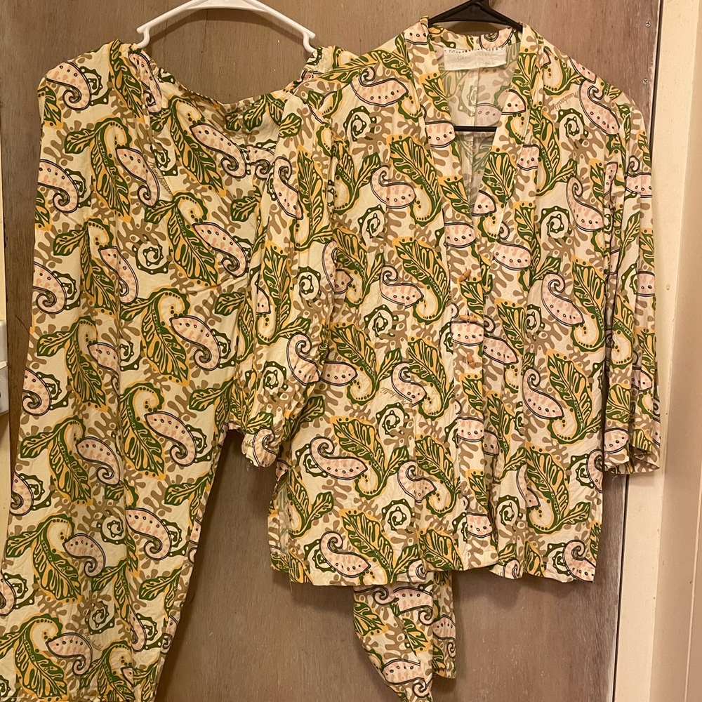 Manuheali'i womens matching pant set.